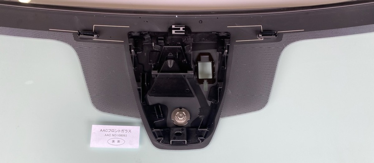 マツダ（Mazda） フロントガラス MAZDA3 4D セダン 純正品番:※B0J8-63