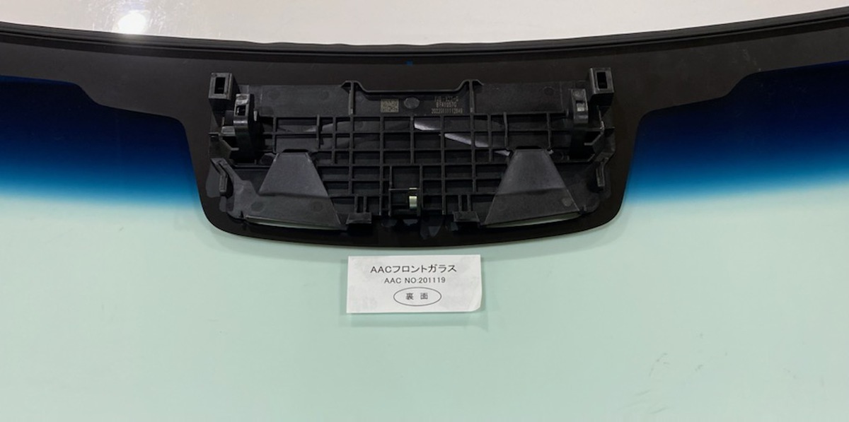 三菱（MITSUBISHI） フロントガラス デリカD:2 5D ワゴン 純正品番 