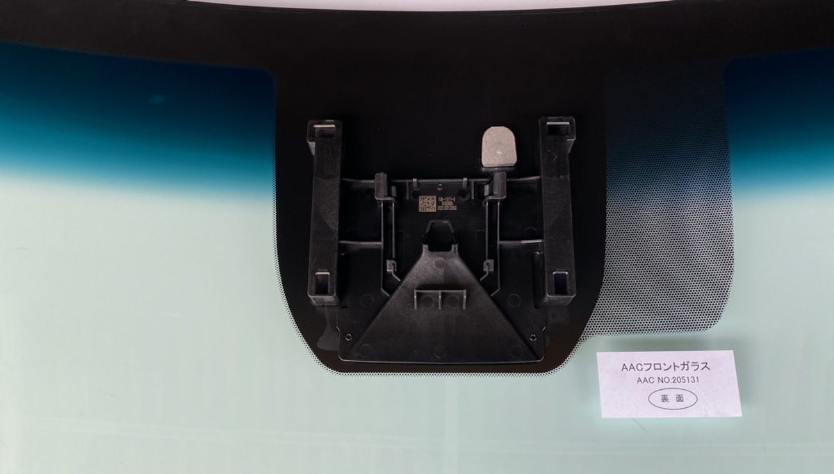 日産（NISSAN） フロントガラス ノートオーラ WG FE13系 5D ボカシ