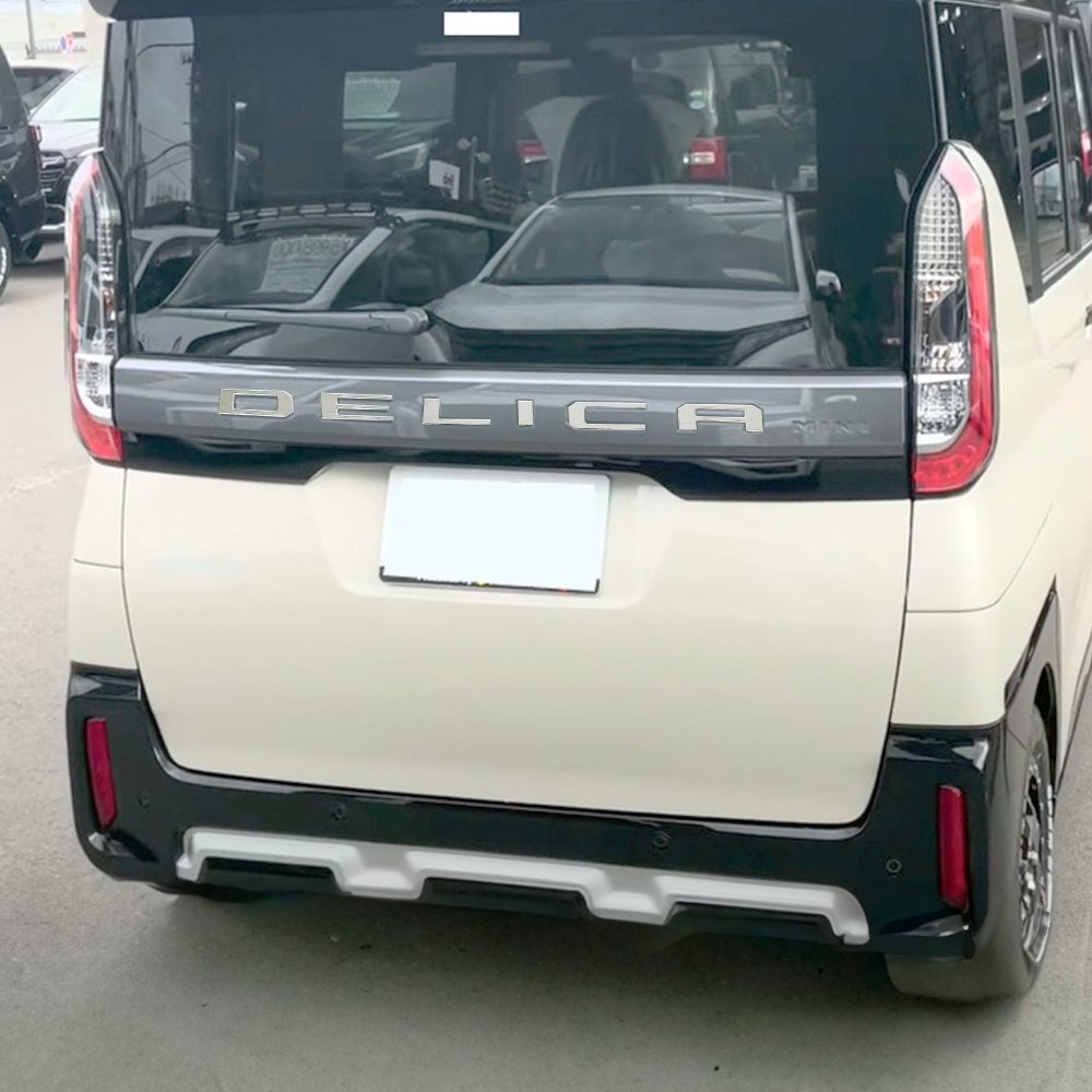 デリカミニ テールゲートエンブレム ガーニッシュ DELICA ロゴ