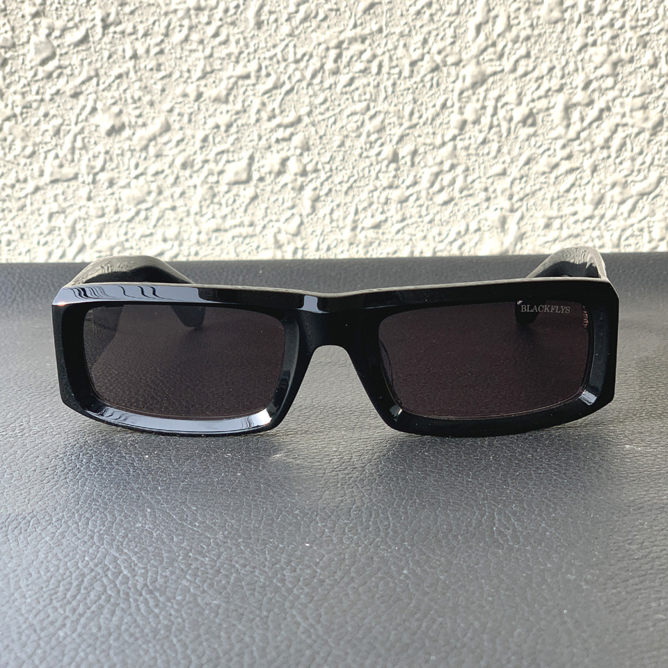 希少 BLACK FLYS 黒×イエローグラデ サングラス 長渕剛私物同型 希少 BLACK FLYS 黒×イエローグラデ サングラス 長渕剛私物同型 - メルカリ