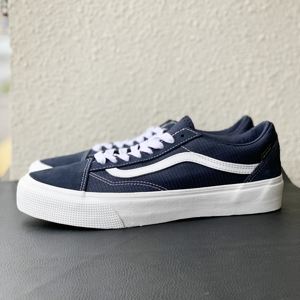 国内配送 VANS OLD SKOOL GORE-TEX NAVY/TRUE WHITE vans-old-skool-gore-tex-black-