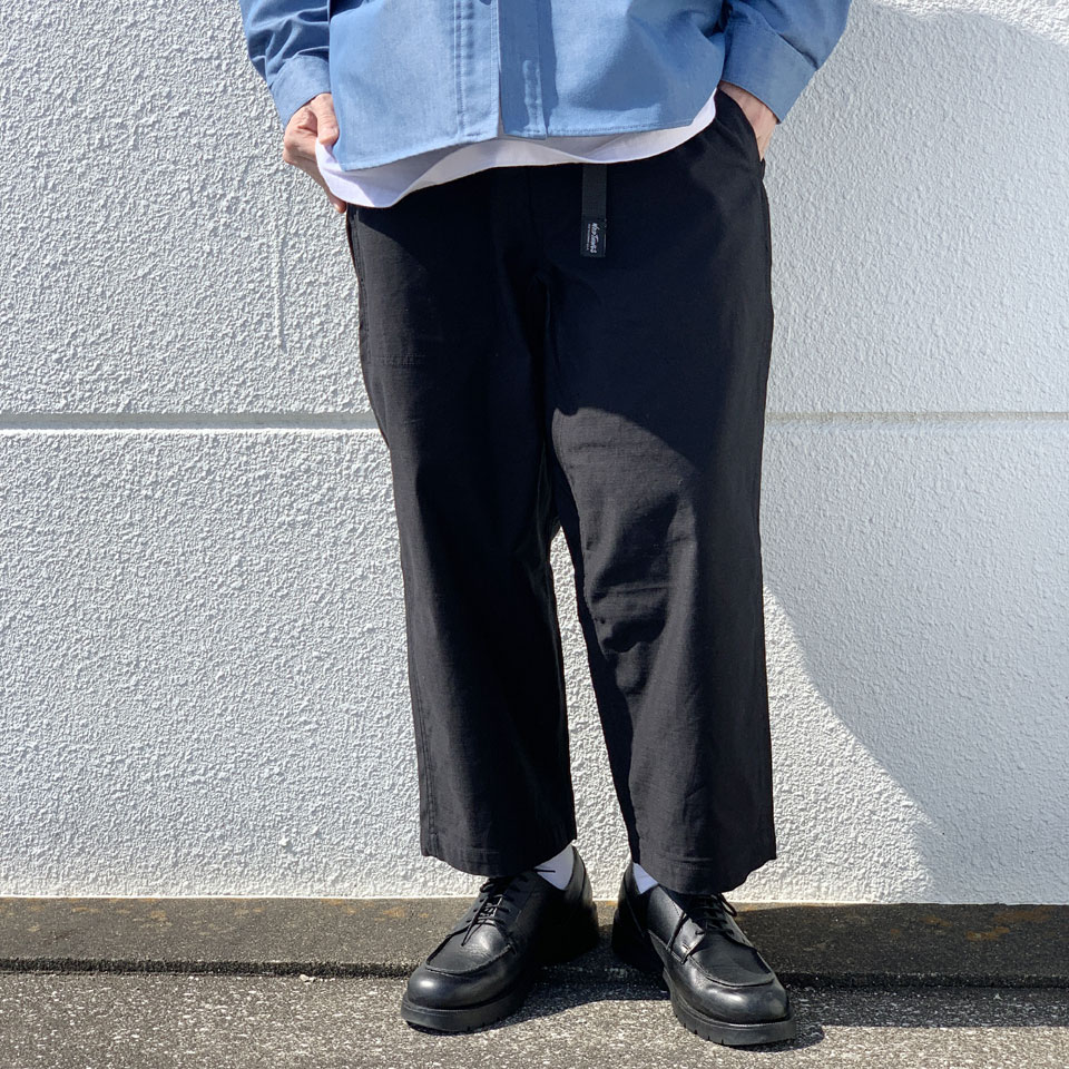 WILD THINGS（ワイルドシングス） クロップドパンツ LIGHT BACK SATIN