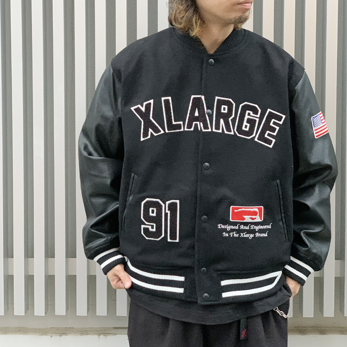 エクストララージ XLARGE スタジャン OG LOGO VARSITY JACKET スタジアムジャケット ブラック 黒 BLACK  101244021005