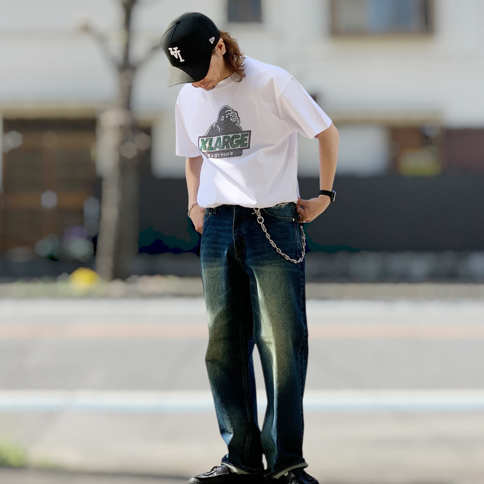セルビッチ美品】XLARGE デニム 0102604 デカロゴ バックプリントの 