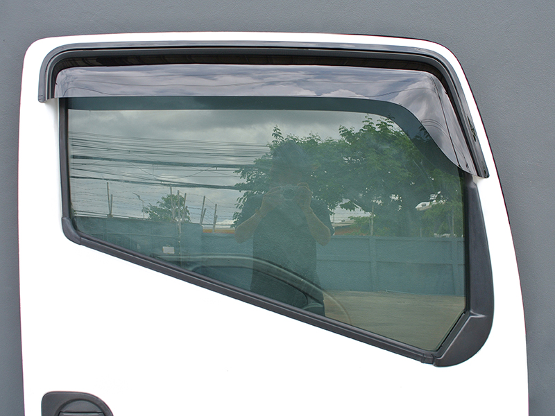 日産アトラスパーツ（ドアバイザー）｜外装パーツ｜自動車 | 車