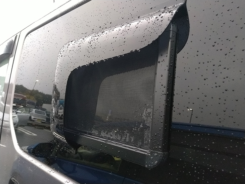 NV200 バネット バン デリカ D3 網戸 対応 小窓 バイザー LR