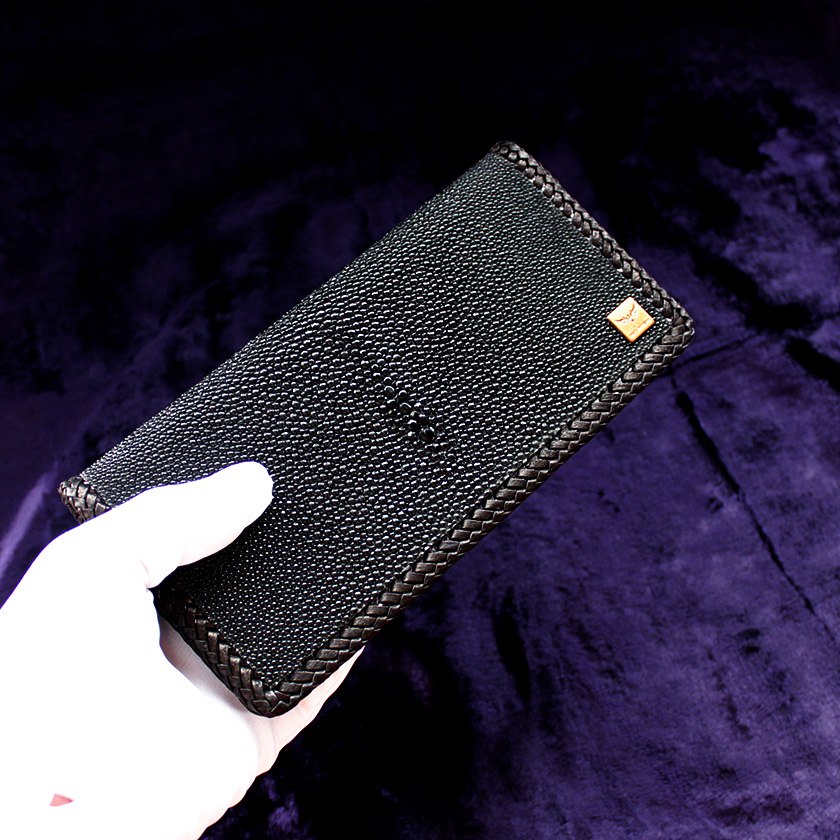 スティングレイ・エイ革長財布/キャビアブラック/ブラックレース編み