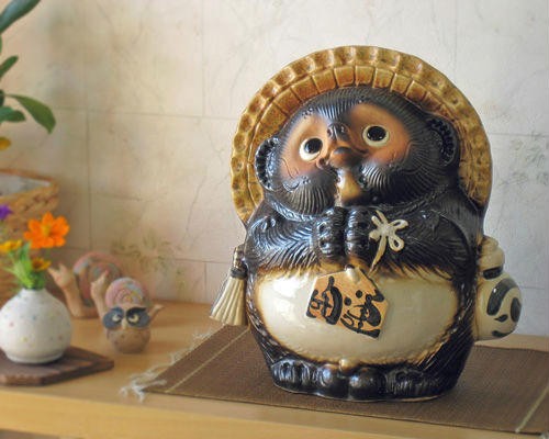 信楽焼 たぬき 狸 置物 信楽焼 狸 置物 お願い祈り たぬきの置物 9号 オス(名入れも可