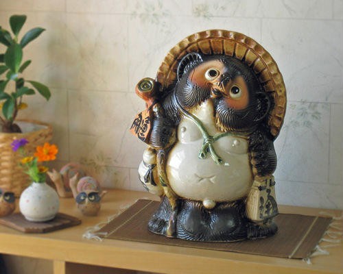 信楽焼の狸/陶器のたぬき