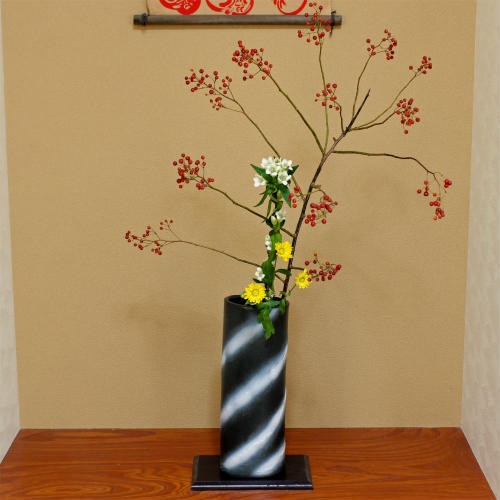 信楽焼 花器 黒陶渦潮 立花 陶器 花瓶 生け花 和風 華道 池坊