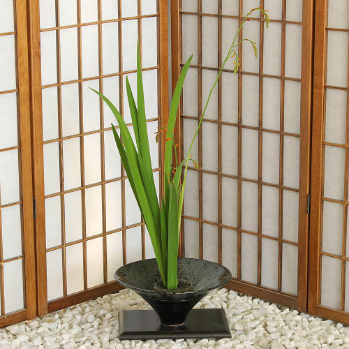 黒色卵形花瓶 金色花模様　信楽焼 信楽焼 花器 黒 斑点 金線 深型 立花 陶器 在庫数限り 花瓶 生け花
