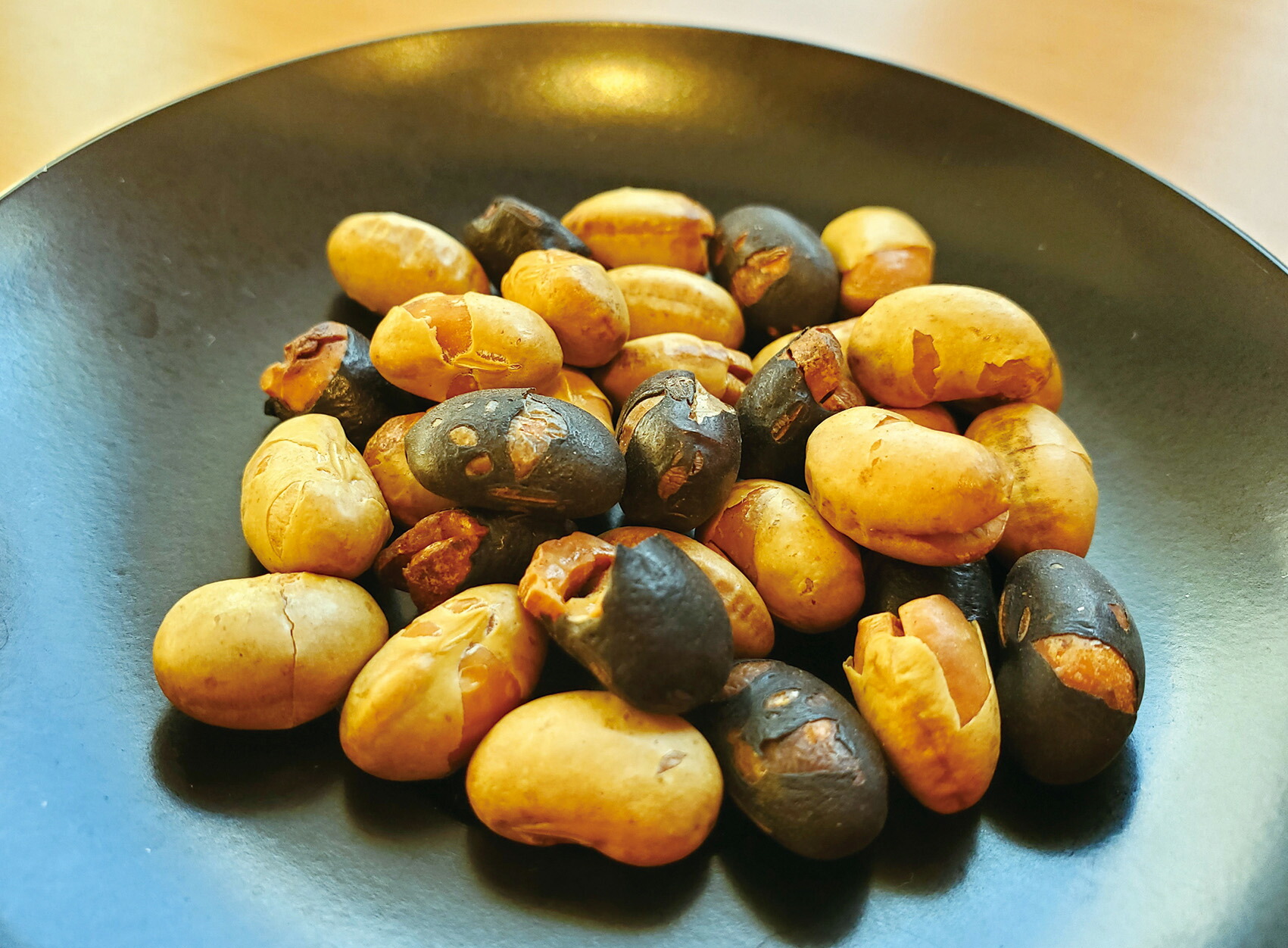 ノースカラーズ 純国産 北海道２色の煎り大豆 65g