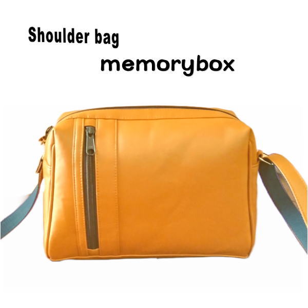 斜め掛けショルダーバッグ「メモリーボックス」 合成皮革キャメル memorybox バッグ | 