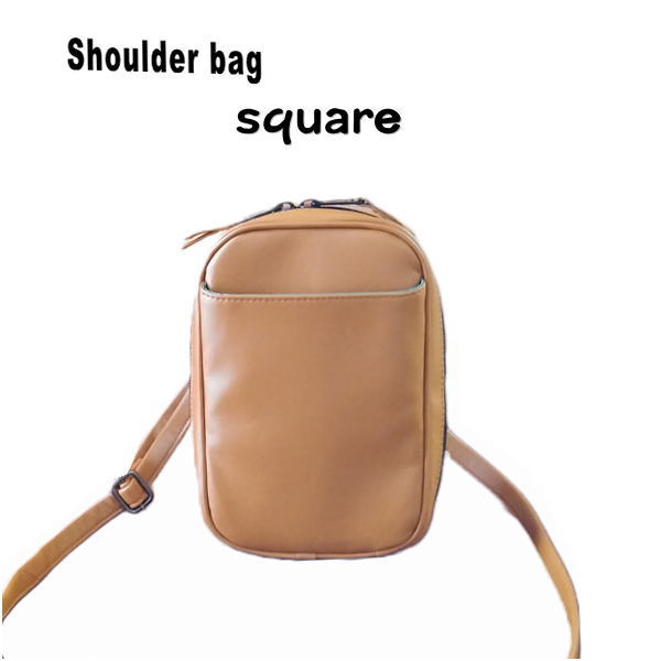 ショルダーバッグ「スクエア」 合成皮革キャメル square バッグ | 