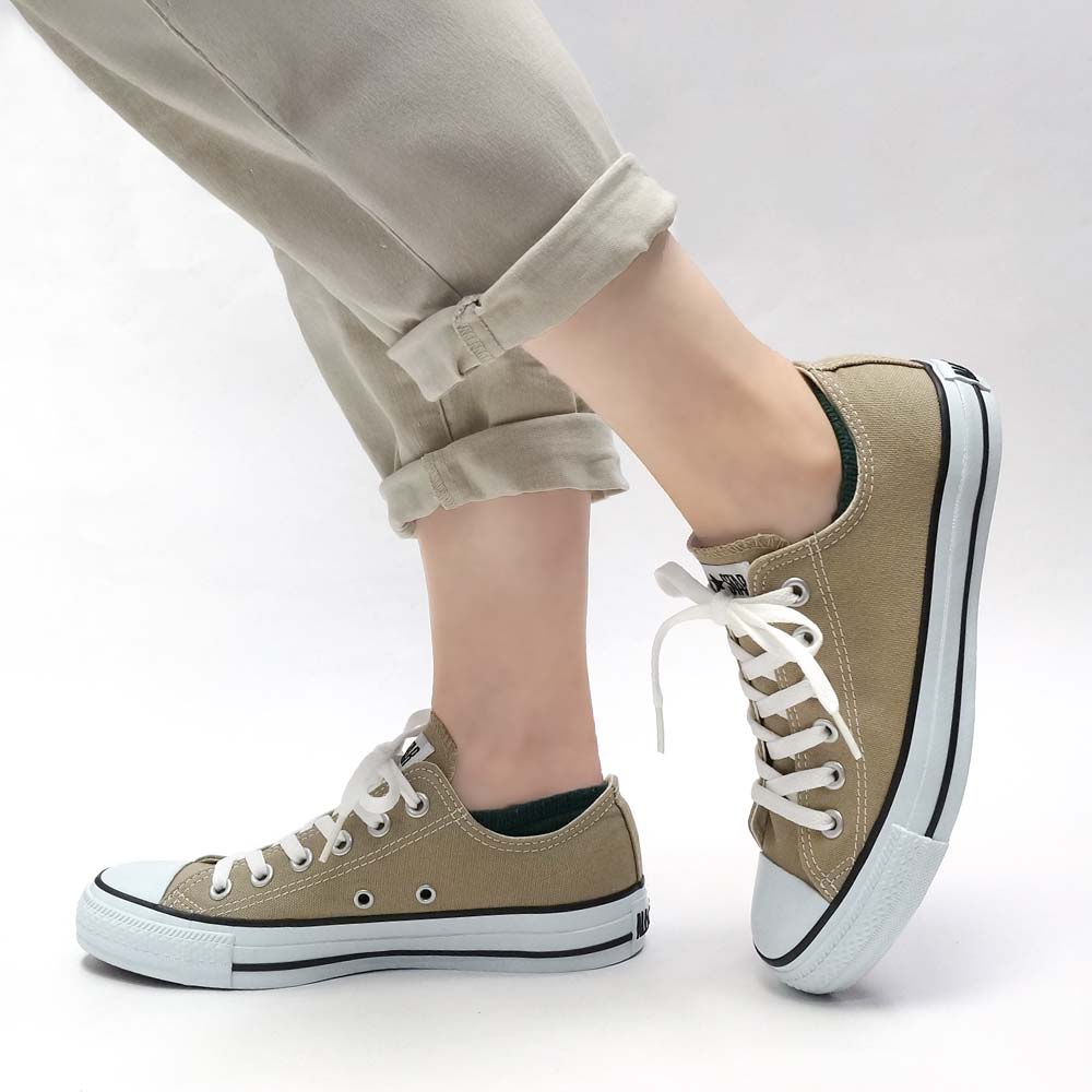 3点おまとめ。ブラック、ベージュ、キャメル CONVERSE コンバース スニーカー キャンバス オールスター