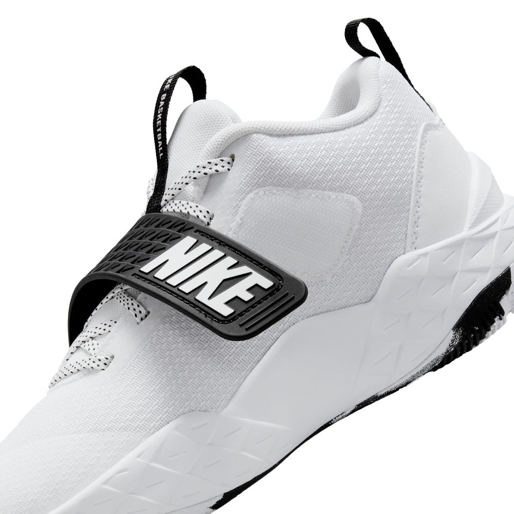 NIKE（ナイキ） キッズ スニーカー チームハッスルD12GS HF6279 101