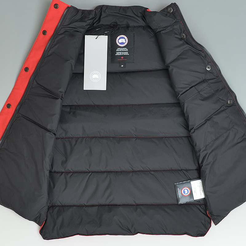 【美品】  ダウンベスト 黒 カナダグース　2832L S CANADA GOOSE カナダグース フリースタイルベスト 2832L 国内