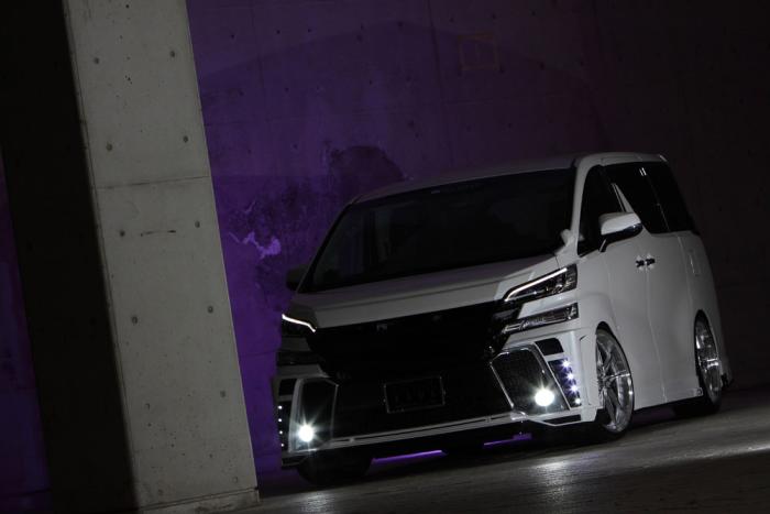 M'z SPEED 【単色塗装済品】[30系ヴェルファイア 前期 Z]グレース