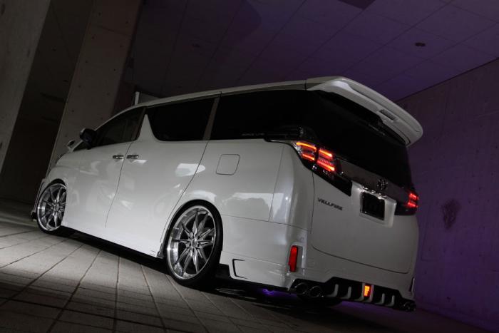 M'z SPEED 【単色塗装済品】[30系ヴェルファイア 前期 Z]グレース