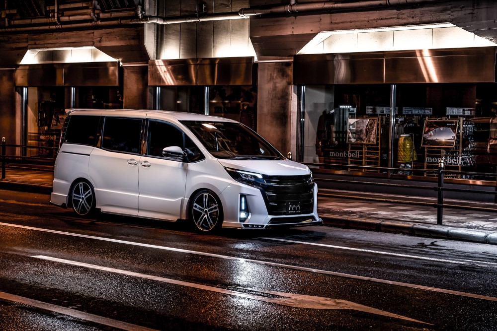 M'z SPEED 【2色塗り分け塗装済品】[80系 ノア Si/ヴォクシー ZS
