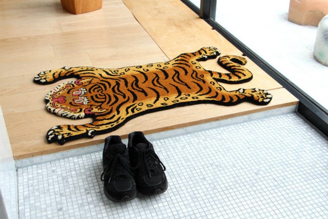 2点セット　タイガーラグ カーペット チベタン マット トラ 虎 インテリア 楽天市場】TIBETAN TIGER RUG/ラグ 絨毯 トラ 虎 マット 厚手
