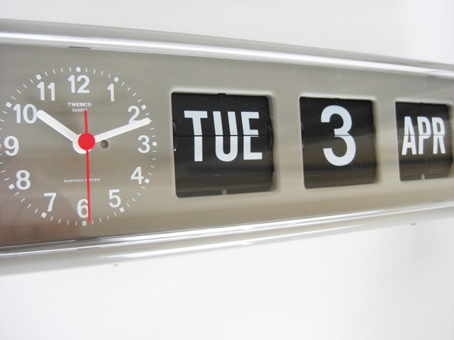 フリップカレンダー付き時計 フルオートマチック式 壁掛け時計