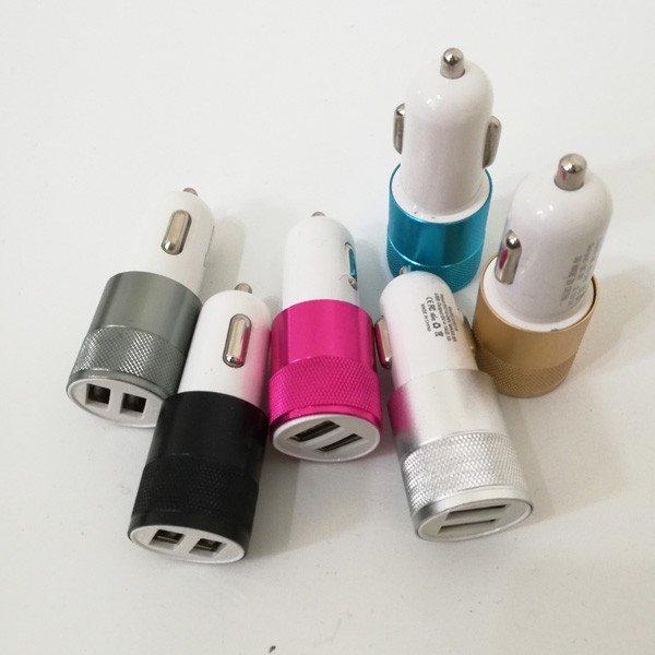2台同時充電ok 車用シガーソケット式2ポートusb 車載用品 携帯充電器 Pc スマホ充電器 宅配便送料別 C Etc 191 ディライト 通販 Yahoo ショッピング