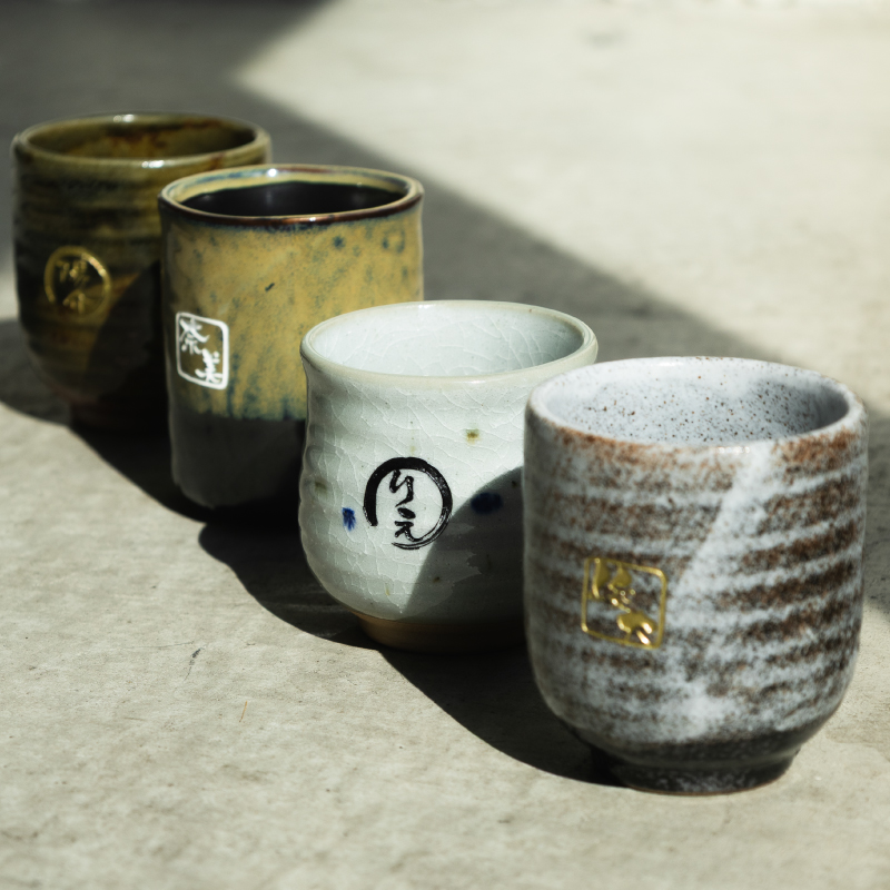 ♥とても古い　美濃焼　織部　湯呑み　㉑　湯飲み　骨董　古玩　中国 ♥とても古い 美濃焼 織部 湯呑み ㉑ 湯飲み 骨董 古玩 中国
