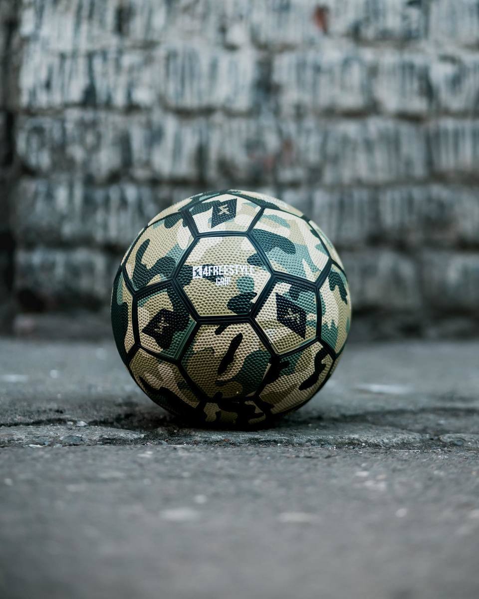 4FREESTYLE 4フリースタイル フリースタイルボール GRIP camouflage ball green 4号  4F-GR-BA-RU-G-4 フットボール リフティング エアートリック ノルウエー…