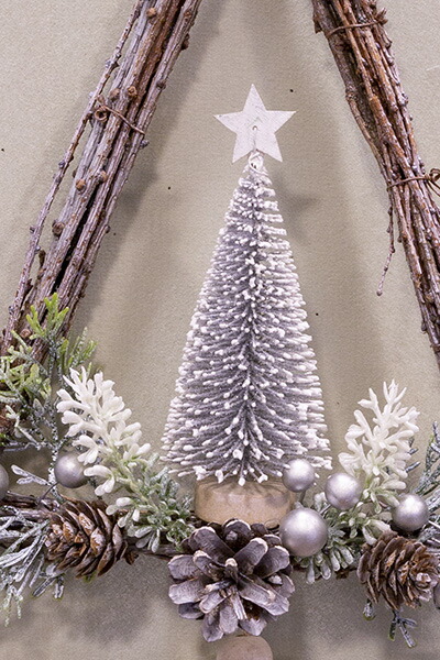 創業70年 老舗クリスマスツリー専門店 ツリーが付いた三角 リース