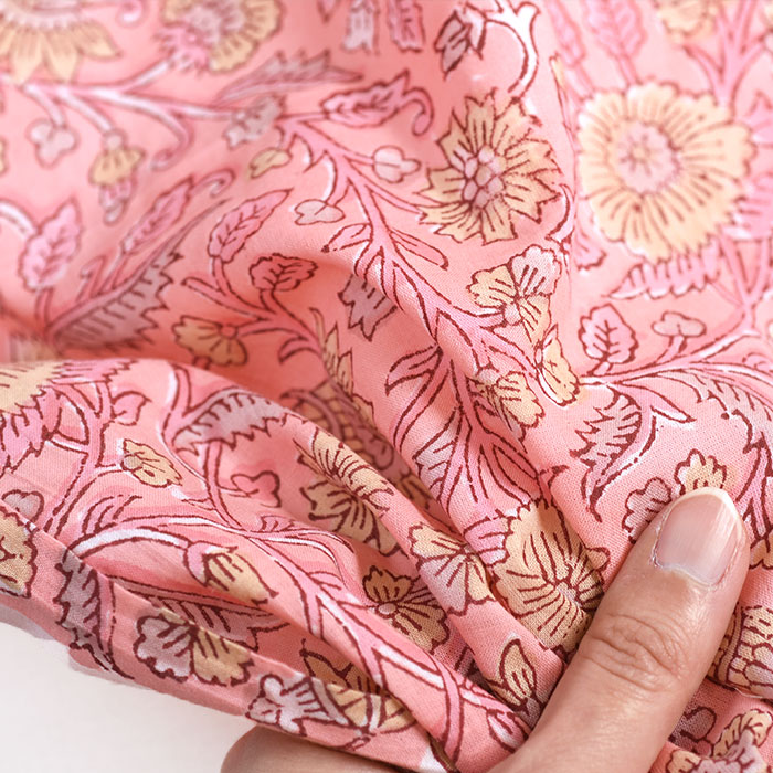 ピンクと黄色の草花 インド綿 植物柄 花柄 インド更紗 エスニック