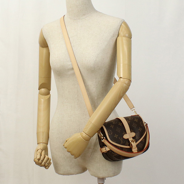 LOUIS VUITTON（ルイ・ヴィトン） 斜め掛け ショルダーバッグ