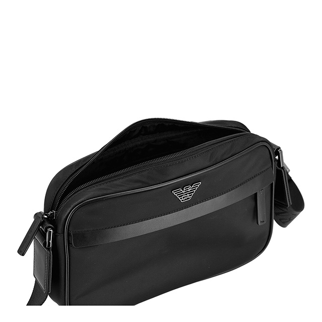 【国内即発】EMPORIO ARMANI ショルダーバッグ EM001807 UC001 EMPORIO ARMANI エンポリオ・アルマーニ ショルダーバッグ
