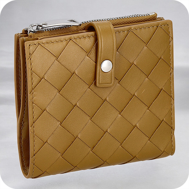BOTTEGA VENETA（ボッテガ・ヴェネタ） 二つ折り財布 レディース