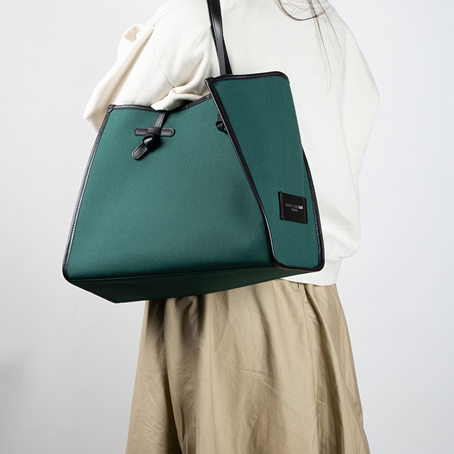 ジャンニキャリーニ　6850ECO10313 美品 GIANNI CHIARINI（ジャンニ キアリーニ） トートバッグ レディース