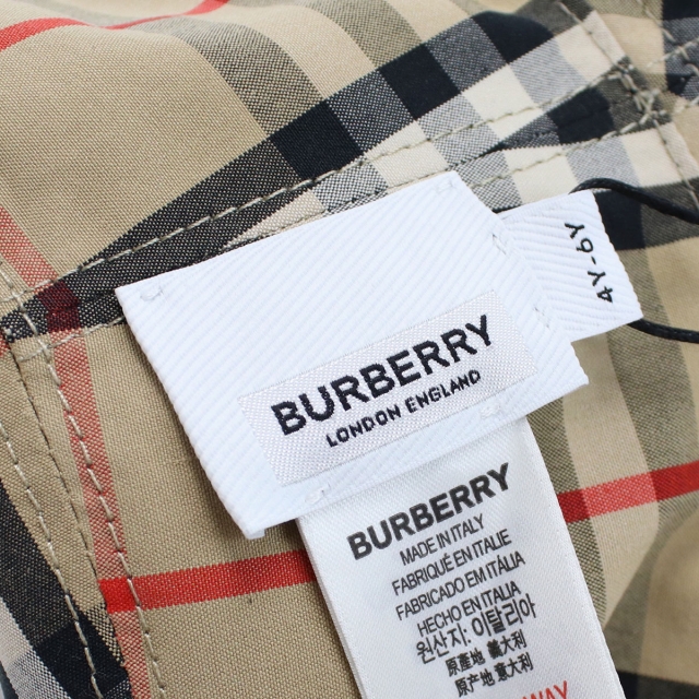 【値下交渉可】BURBERRY 水色ロンパース・ビブ・帽子セット 出産祝い 値下交渉可】BURBERRY 水色ロンパース・ビブ・帽子セット 出産祝い 値
