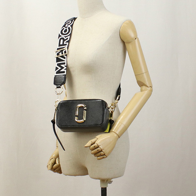 MARC JACOBS マークジェイコブス 斜め掛け ショルダーバッグ 2R3HCR003H01 005 THE SNAPSHOT レディース ブラック マーク・ジェイコブス 斜め掛け ショルダーバッグ レディース ブランド