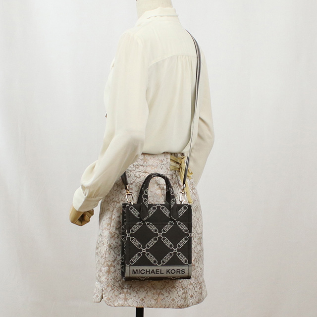 MICHAEL KORS（マイケルコース） 斜め掛け ショルダーバッグ
