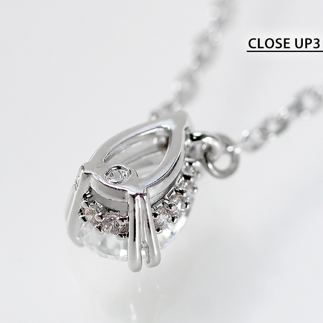 未使用 スワロフスキー ドロップペンダント ネックレス シルバー 箱付き SWAROVSKI（スワロフスキー） ネックレス ペンダント レディース