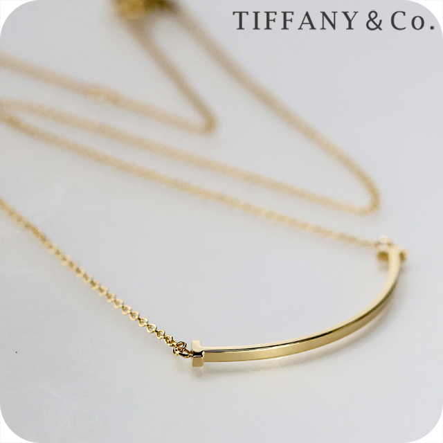 Tiffany & Co. Tスマイル ペンダント　ゴールド Tiffany T:Smile Pendant in Yellow Gold, Small | Tiffany & Co. US