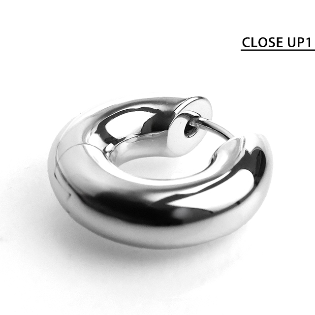 希少　TOM WOOD フープピアス ブラック シルバー925 両耳用 TOM WOOD（トムウッド） ピアス Classic Hoop Small Silver クラシック