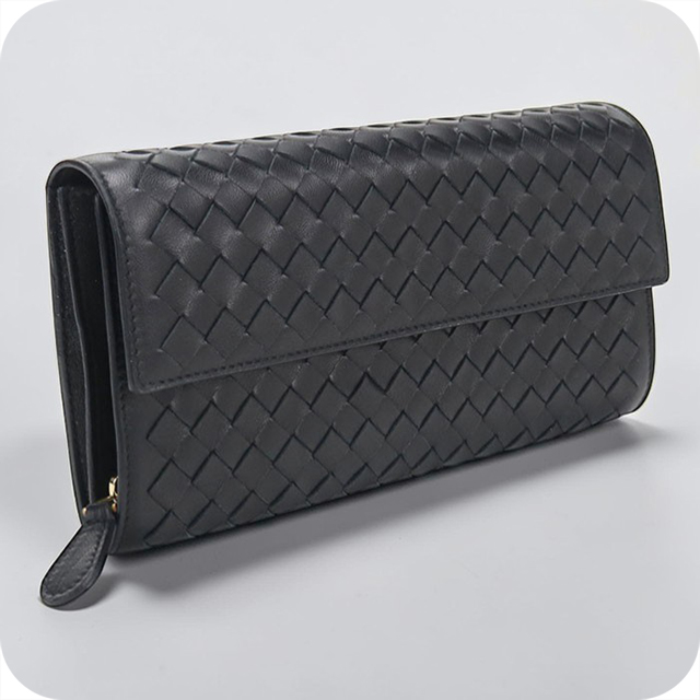 ボッテガヴェネタ イントレチャート 二つ折り 長財布 レディース 【中古】 BOTTEGA VENETA（ボッテガ・ヴェネタ） 中古 長財布二折 レディース