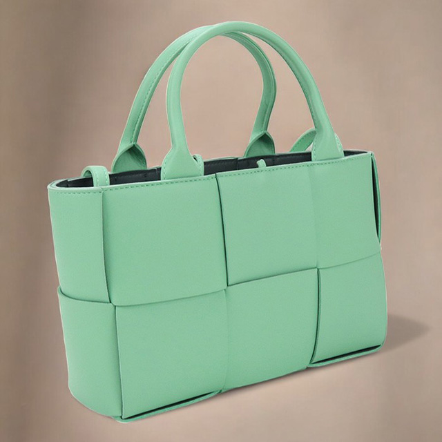 未使用 BOTTEGA VENETA トートバッグ エコバッグ グリーン BOTTEGA VENETA(ボッテガヴェネタ) / ショップ袋/ロゴ/銀座店