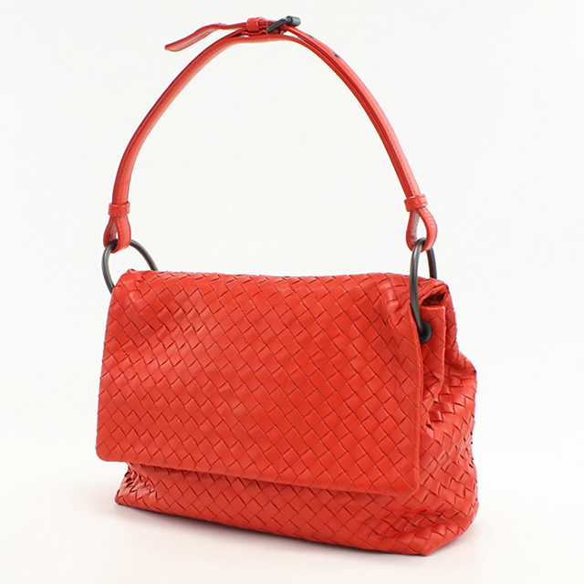 ボッテガヴェネタ BOTTEGAVENETA イントレチャート レザー ショルダーバッグ【中古】 BOTTEGA VENETA】ボッテガヴェネタ『イントレチャート ショルダー