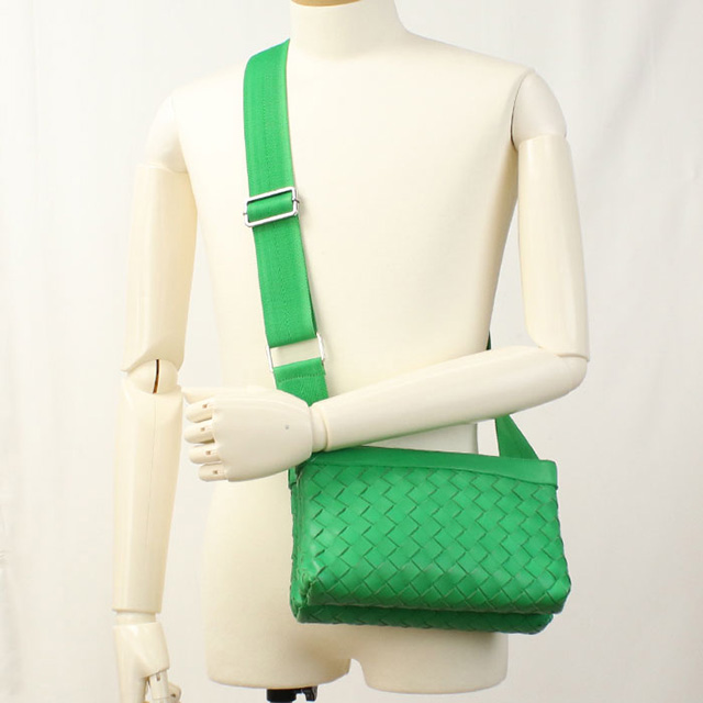 BOTTEGA VENETA（ボッテガ・ヴェネタ） 中古 斜め掛け ショルダー