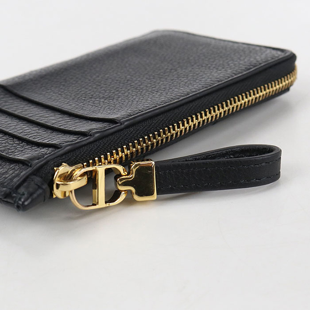 Dior ブラック カード　お札　小銭入れ DIORのフォンホルダーを持ち歩く時、お札は折って入れられても小銭が