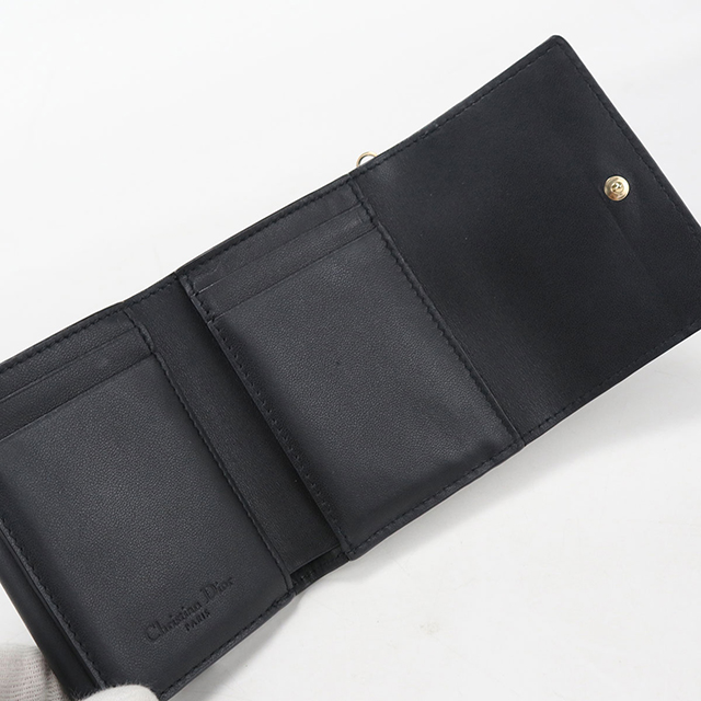 Dior ブラック三つ折り財布 値下げ⭕️ Christian Dior（クリスチャン・ディオール） 中古 ディオール 三
