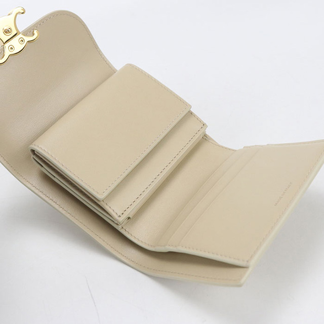 CELINE 三つ折り財布 ベージュ CELINE（セリーヌ） 中古 三折財布 レディース ブランド トリオンフ