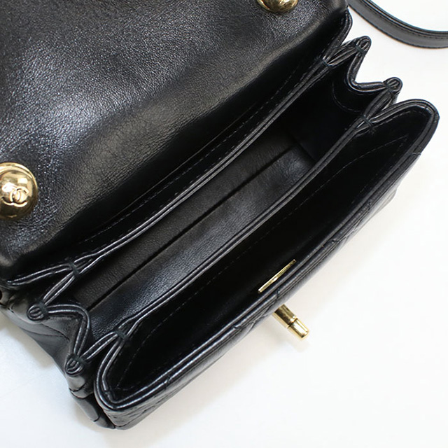 CHANEL（シャネル） 中古 斜め掛け ショルダーバッグ レディース